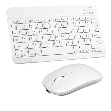 Kit One-X JP-0801 com teclado wireless de perfil slim e mouse óptico compacto, ambos na cor preta. O teclado apresenta teclas baixas e layout reduzido, com indicadores luminosos no canto superior. O mouse tem formato tradicional e receptor USB minúsculo aparece ao lado — ideal para uso com laptops, celulares ou tablets.
